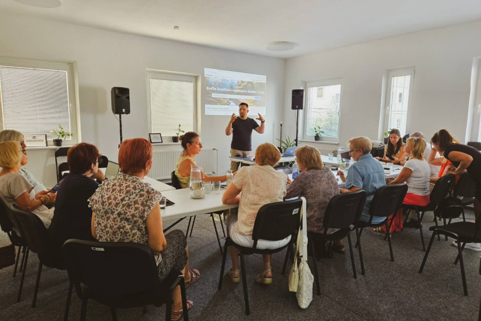 Veľkým lákadlom je moderná technológia a workshop o základoch AI | Zdroj: Lifestarter