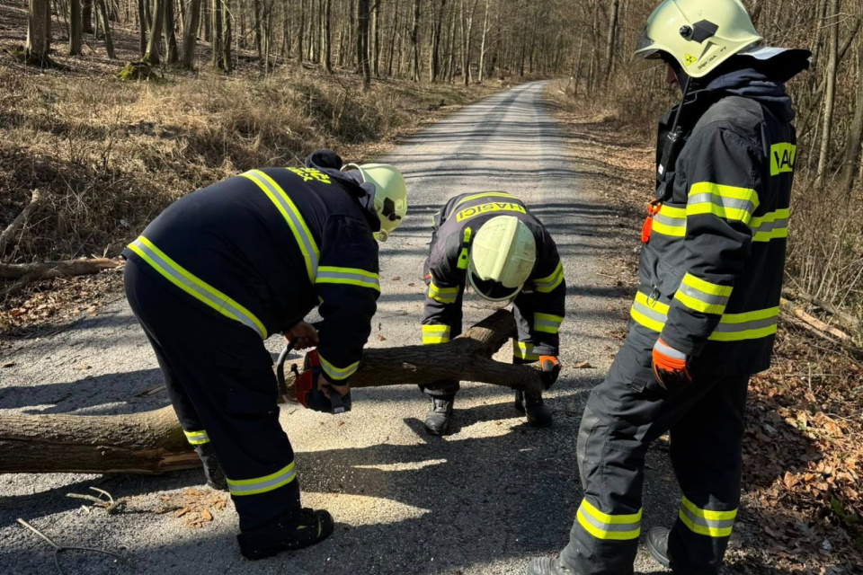 Úsek je opäť prejazdný. | Foto: DHZ Chtelnica