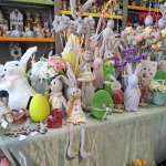 V záhradnom centre si môžete nakúpiť aj veľkonočné dekorácie.