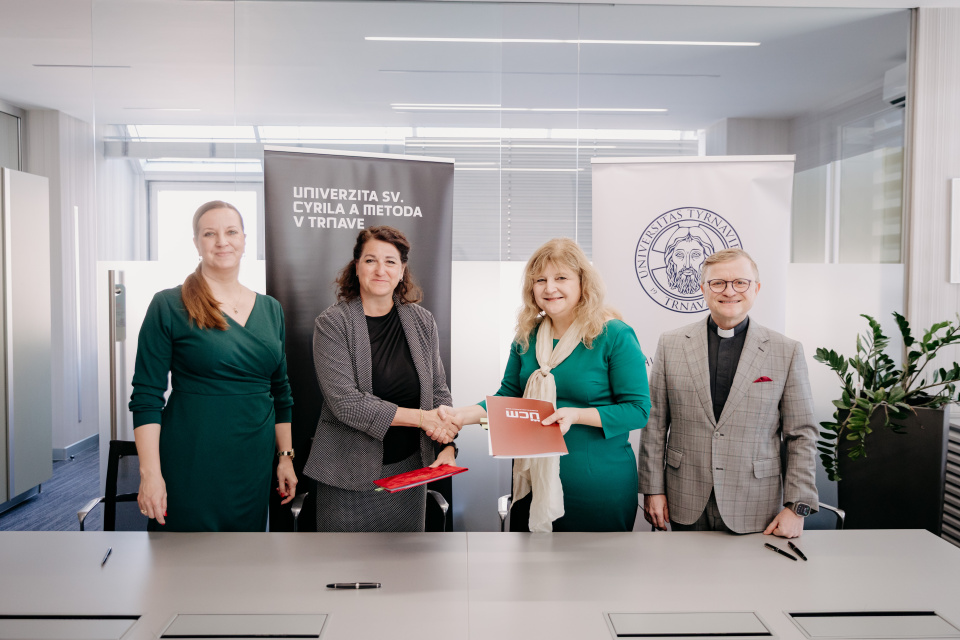 Centrum sa týka základného aj aplikovaného výskumu. | Foto: TS/TRUNI