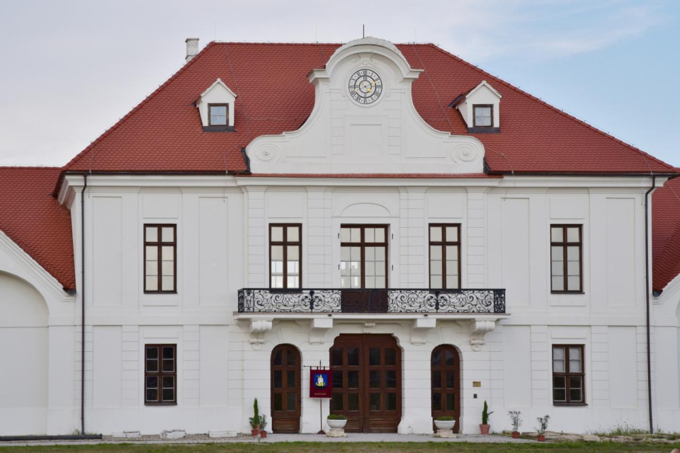 Obnovená časť žrebčína | Zdroj: Kopčany