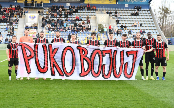 Trnavská futbalová rodina sa zomkla, aby Pukovi dodala silu na zotavenie. | Foto: Spartak Trnava