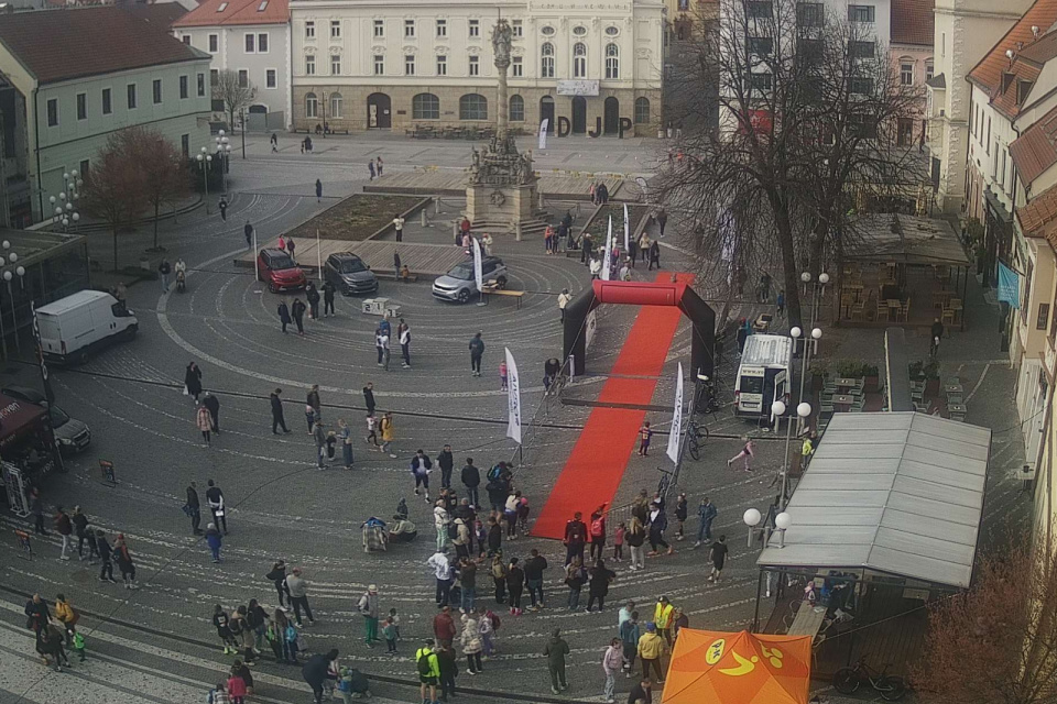 Cieľová rovinka je s červeným kobercom. | Foto: Heso-com.sk