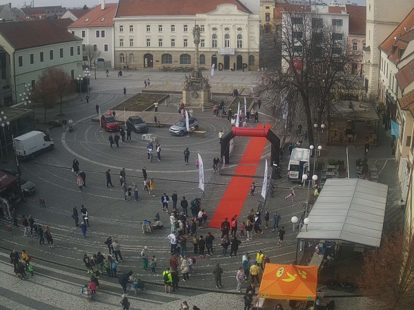 Cieľová rovinka je s červeným kobercom. | Foto: Heso-com.sk