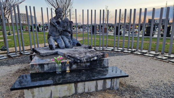 Pamätník po čistení | Zdroj: Naše MesTTo