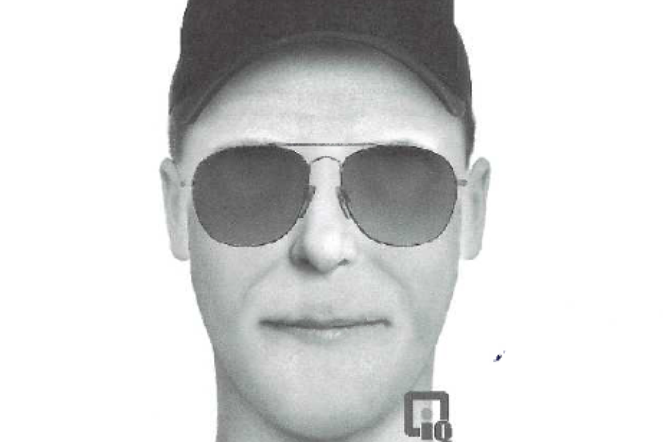 Jedno z tetovaní na bočnej strane pravého predkolenia zobrazuje kobru alebo sfingu. | Foto: KR PZ TT