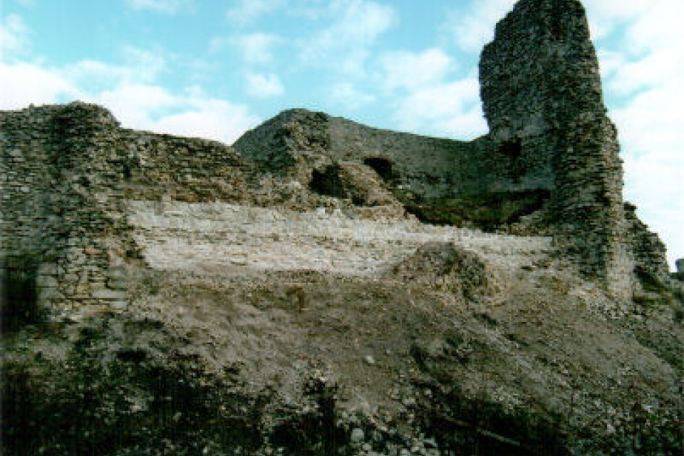 Zrúcanina hradu | Zdroj: Podbranč