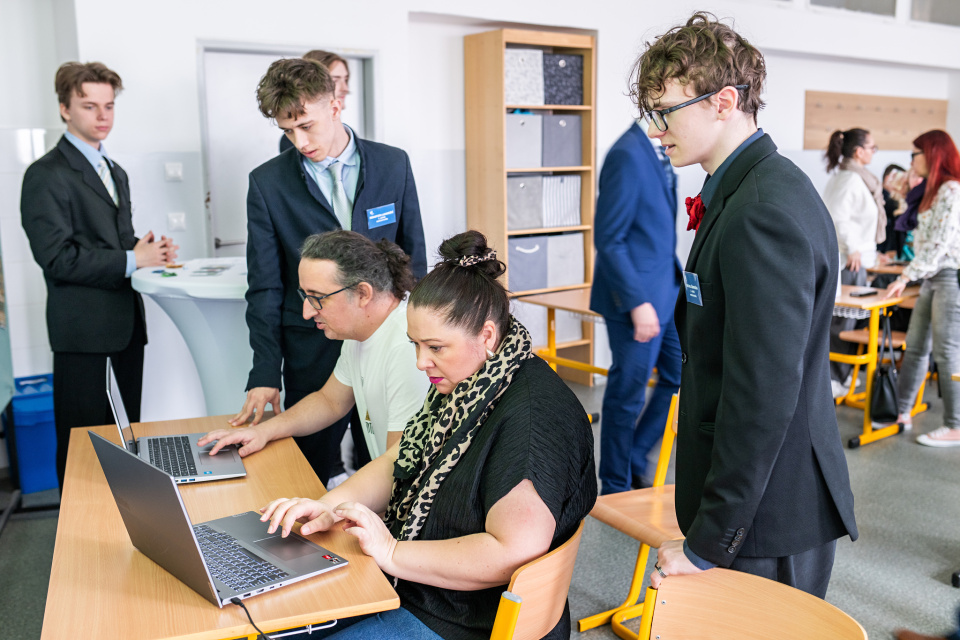 Za deväť rokov sa zapojilo viac ako 170 pedagógov a vyzbieralo sa takmer 112 ton elektroodpadu. | Foto: CEEV Živica 