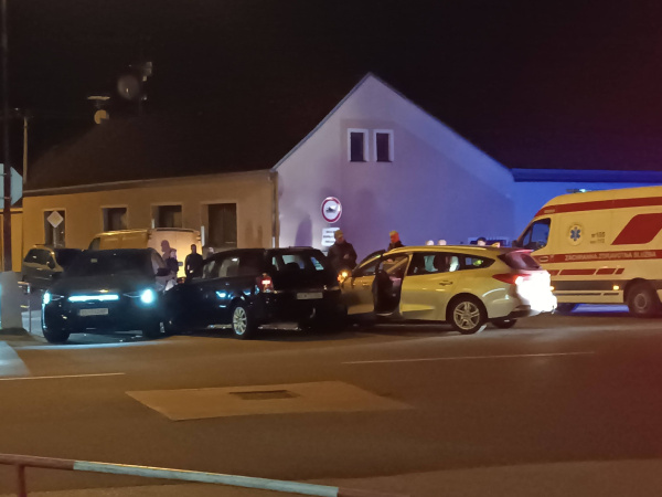Na Vŕšku zrejme niekto nedal prednosť. | Foto: Juraj JJlmtaxi Kováč, Piešťany / Vrbové / Trnava a okolie – Najnovšie udalosti z regiónu