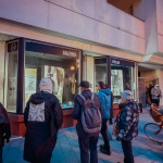 Vernisáž výstavy Okraje a praskliny v Trnave (27. 3. 2026) | Foto: dv