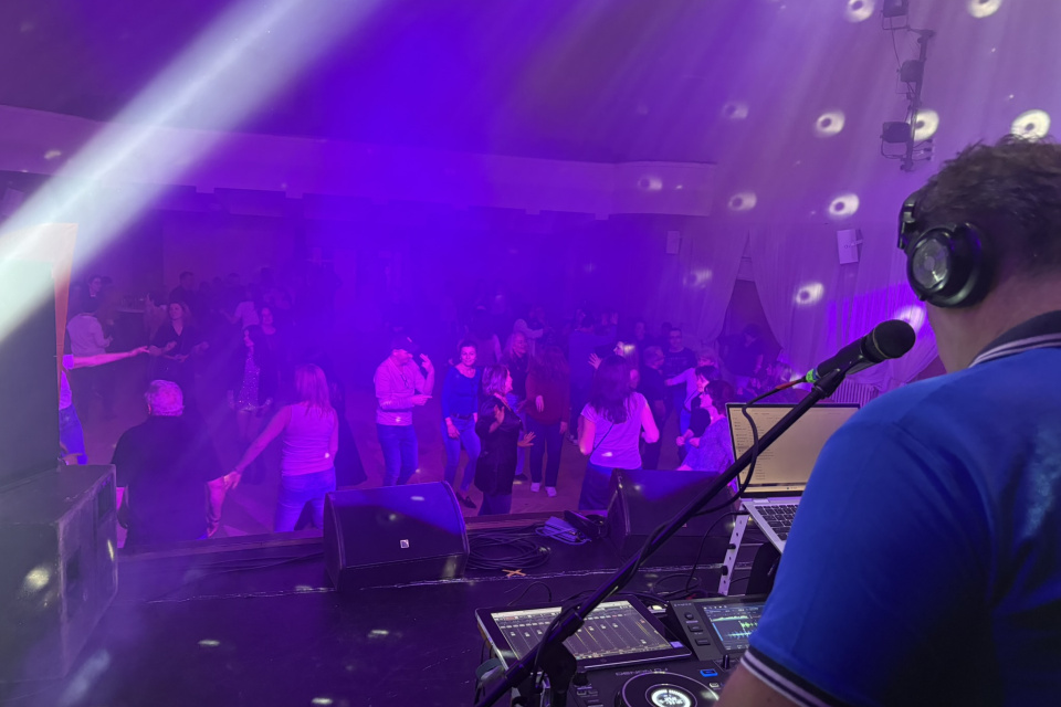 Užite si pred veľkonočnou šibačkou zábavu v rytme hitov z 80., 90. rokov a mileniálok | Foto: Michaela Martišíková, redakcia