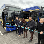 Hoci elektrobusy už jazdia, symbolické prestrihnutie pásky bolo dnes. | Foto: ARRIVA