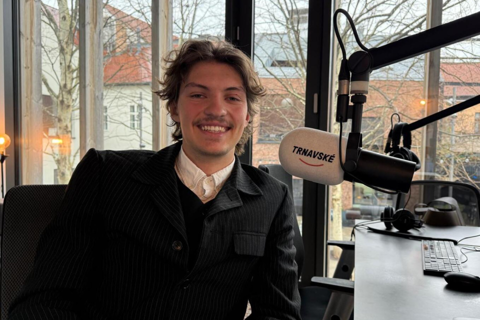 Tomáš Drobný je autor detských kníh, ktorý sa venuje téme neurodiverzity | Zdroj: Trnavské rádio