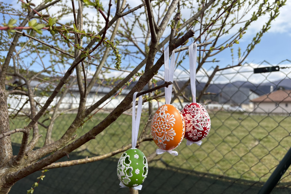 Techník zdobenia kraslíc je niekoľko, medzi modernejšie patrí madeirovanie (vŕtanie) | Foto: Michaela Martišíková, redakcia