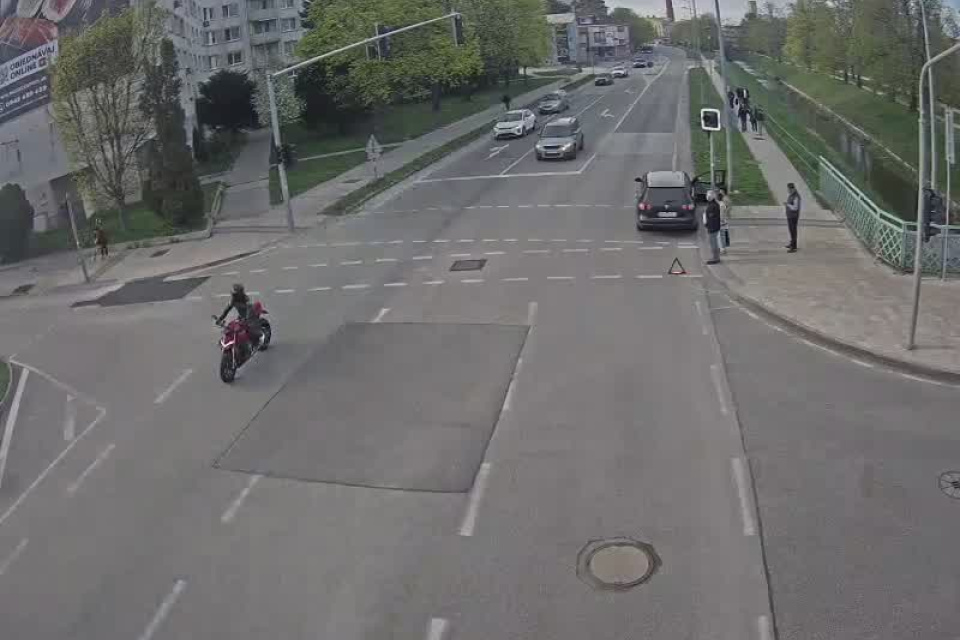 Úsekom prechádzajte prosím opatrne. | Foto: Trnava