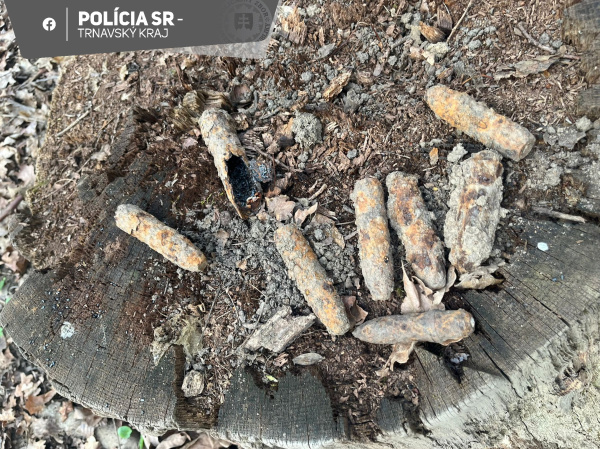 Polícia upozorňuje, že pri náleze nebezpečných predmetov treba okamžite volať na číslo 158. | Foto: Polícia SR - Trnavský kraj