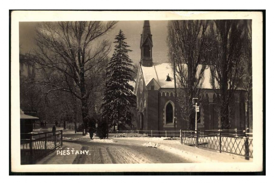 Kaplnka Božského Srdca Ježišovho na pohľadnici z roku 1932. l Zdroj: Hungaricana