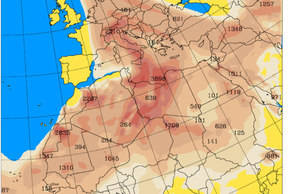 Zaťaženie saharským prachom | Zdroj: SKIRON, imeteo.sk