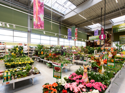 Moderné záhradné centrum HORNBACH zaberá takmer polovicu plochy predajne v Trnave | Foto: PR