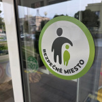 Označenie Bezpečné miesto | Zdroj: Mesto Sereď