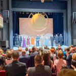 Záverečná klaňačka a potlesk v plnom župnom divadle. | Foto: dv, red.