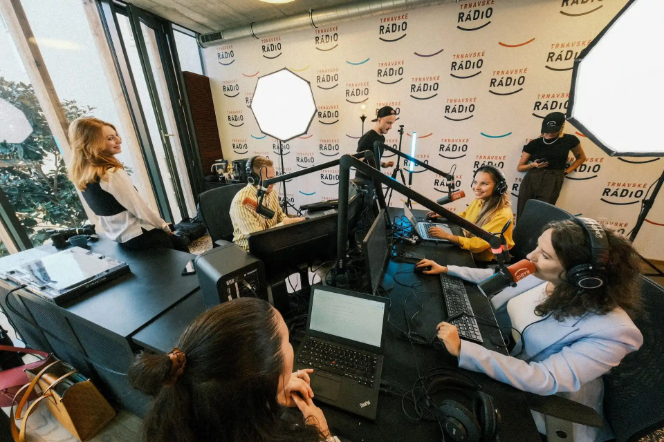Ilustračná fotografia zo štúdia Trnavksého rádia | Zdroj: Trnavské rádio