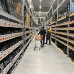 Zákazníci sa môžu spoľahnúť na odborné poradenstvo personálu v predajni | Foto: Michaela Martišíková, redakcia 