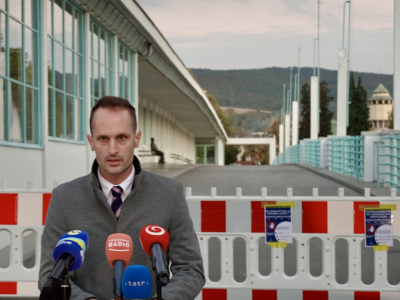 Primátor Piešťan na tlačovej konferencii k uzatvoreniu mosta I Zdroj: Trnavské rádio