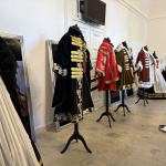 Výstava združenia Fringia ukazuje dobovú módu a približuje históriu odievania | Foto: Michaela Martišíková, redakcia 