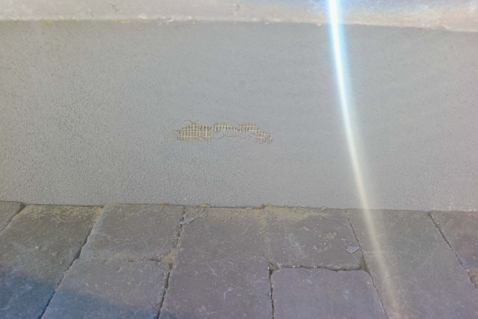 Opravu terasy kultúrneho domu ešte úplne nedokončili. | Foto: Obec Sobotište