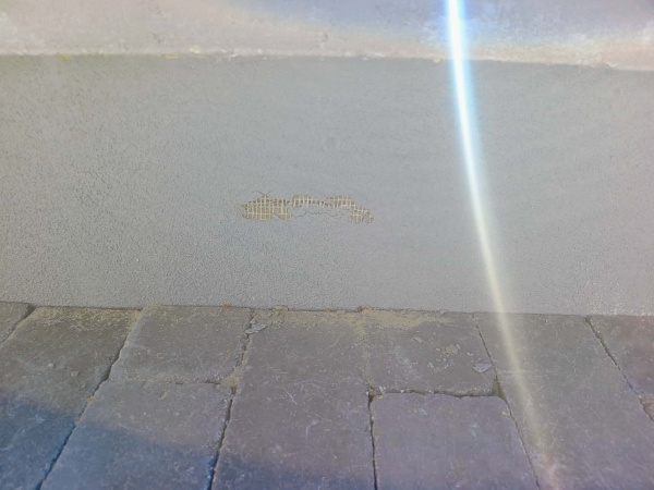 Opravu terasy kultúrneho domu ešte úplne nedokončili. | Foto: Obec Sobotište