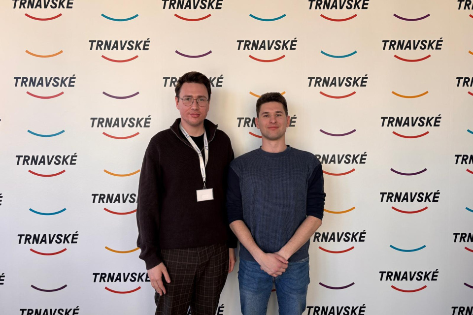 Koordinátor a študent na rozhovore v Trnavskom rádiu | Foto: Trnavské rádio