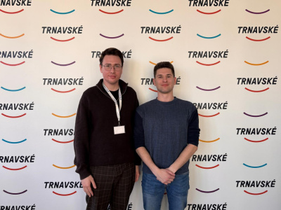 Koordinátor a študent na rozhovore v Trnavskom rádiu | Foto: Trnavské rádio