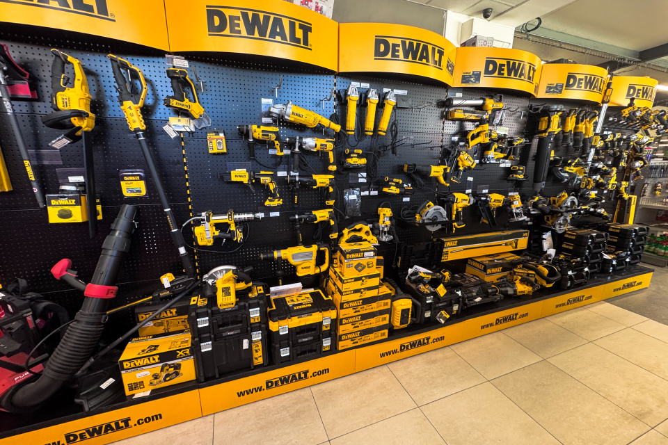 Regál DeWalt | Foto: Trnavské rádio