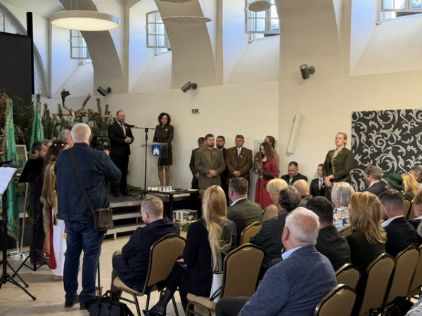Účastníkom slávností sa prihovoril župan Jozef Viskupič. | Foto: Trnavské