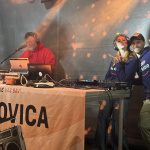 Od mikrofónu vás zdravili Adam a Zuzka | Foto: MM