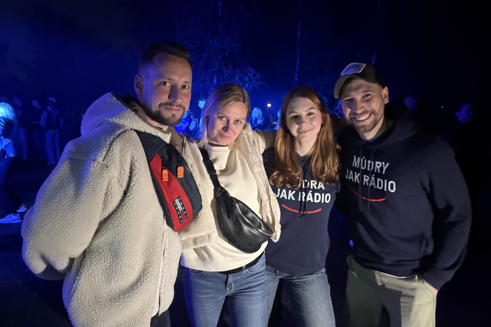 Prvomájový bozk pod brezou si vysúťažil drink s moderátormi | Foto: MM