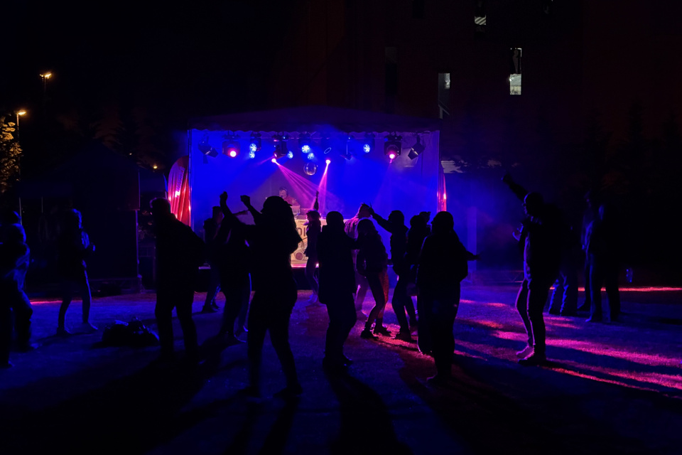Máj postavený, bozk pod čerešňou bol, ide sa na Rádiovicu! | Foto: MM