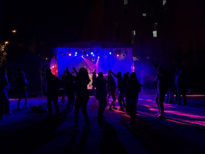 Máj postavený, bozk pod čerešňou bol, ide sa na Rádiovicu! | Foto: MM
