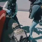Zadržanie jedného z obvinených. | Foto: PZSR