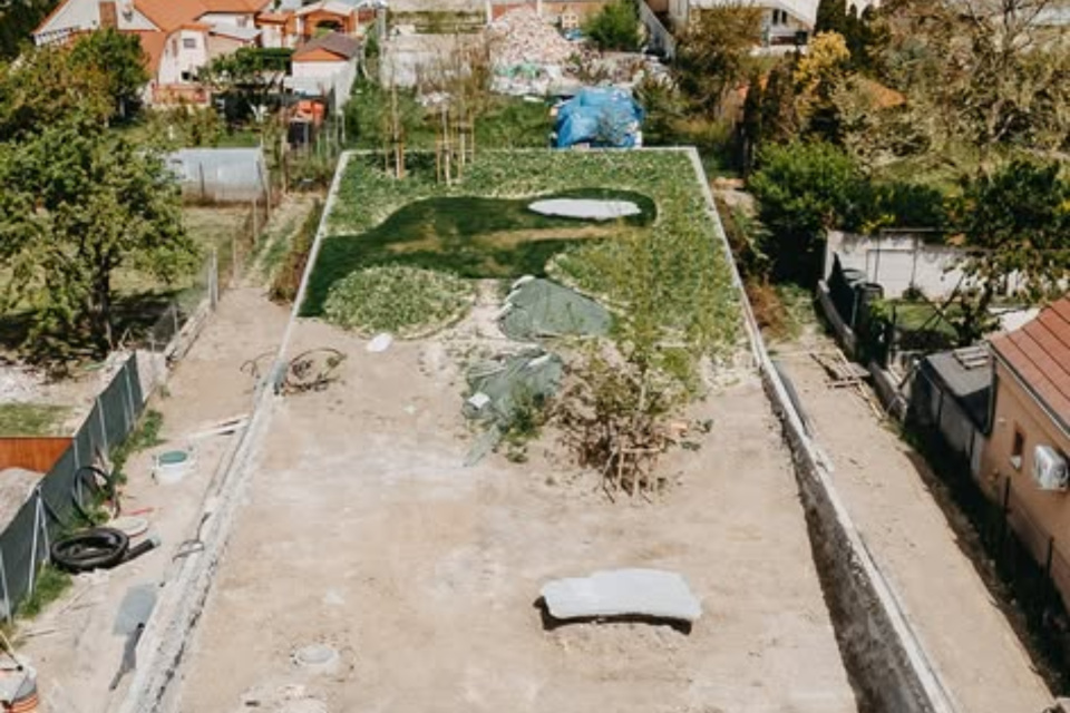 Príprava pietneho miesta napreduje. | Foto: TTSK