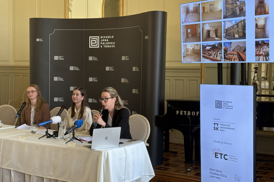 Riaditeľka Zuzana Hekel priblížila aj aktuálny stav obnovy divadla | Foto: redakcia
