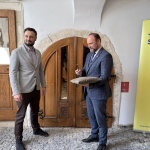 Župan symbolicky odovzdal kľúče zhotoviteľovi | Foto: MM, redakcia