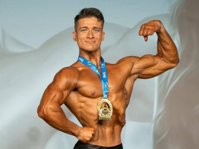 Martin Holán na pódiu | Zdroj: IFBB