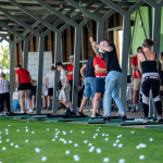 Návštevníci na odpalisku | Zdroj: Golf Trnava