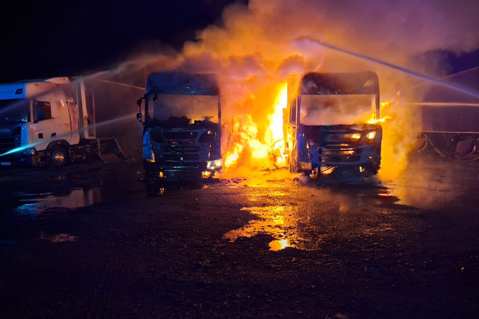 Príčinu vzniku naďalej vyšetrujú. | Foto: Hasičský a záchranný zbor