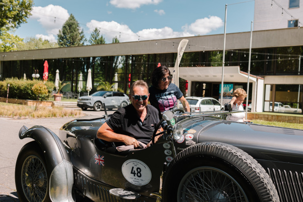 V Piešťanoch môžete vidieť takéto autá až do soboty. | Foto: Piešťanské Zlaté stuhy