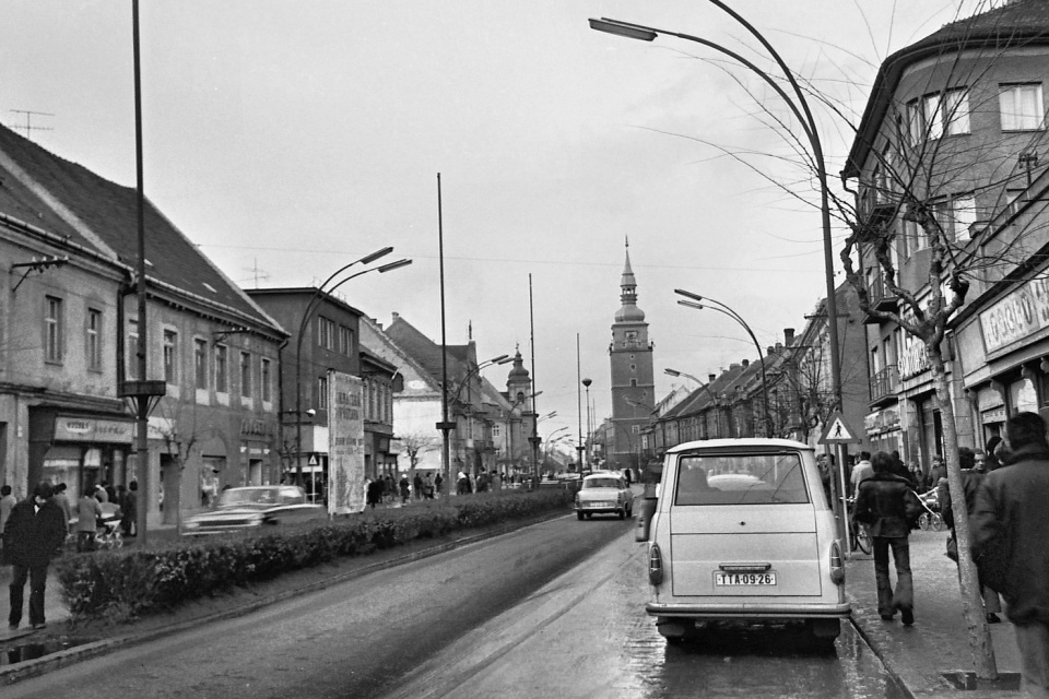 Hlavná ulica v Trnave v roku 1973. | Zdroj: Fortepan/Tóth Károly dr