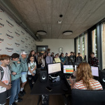 V tichosti sledovali aj to, ako prebieha naše živé vysielanie | Zdroj: Trnavské rádio