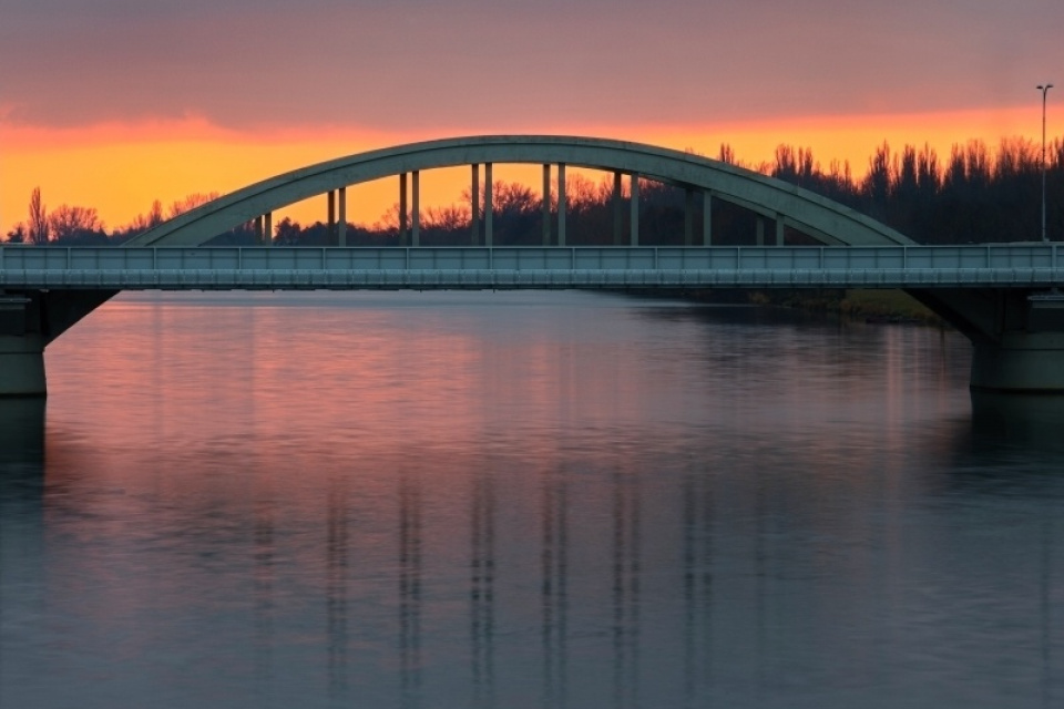 Krajinský most. l Zdroj: ephoto.sk
